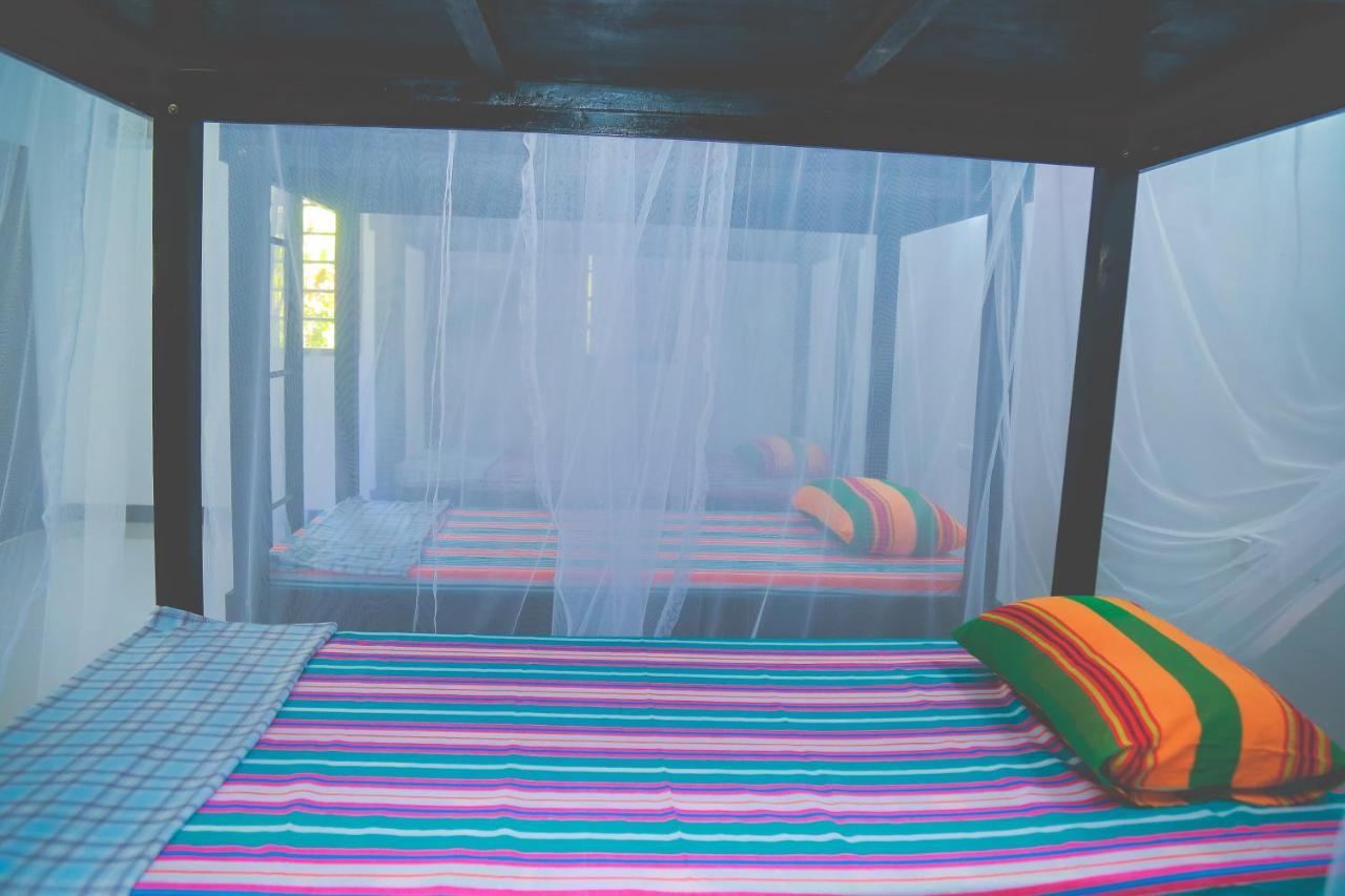 Hikka Surf Hostel Hikkaduwa Eksteriør bilde